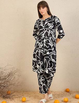 Women Floral Printed Regular Pure Cotton Kurta with Trousers 1