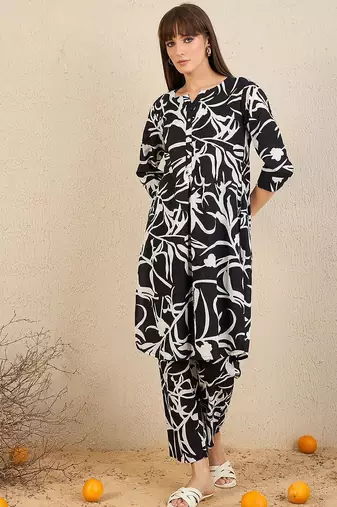 Women Floral Printed Regular Pure Cotton Kurta with Trousers