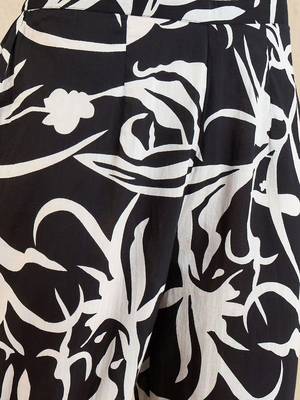 Women Floral Printed Regular Pure Cotton Kurta with Trousers 3