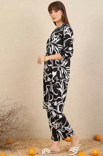 Women Floral Printed Regular Pure Cotton Kurta with Trousers