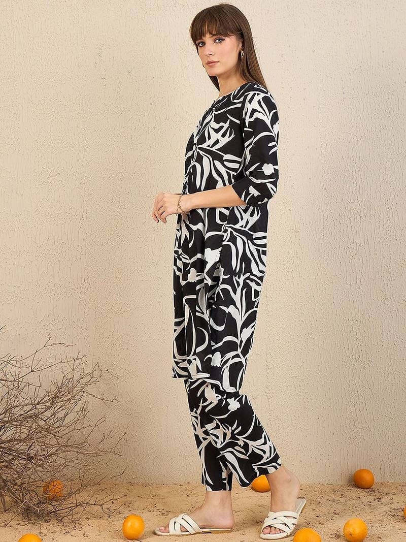 Women Floral Printed Regular Pure Cotton Kurta with Trousers