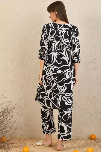 Women Floral Printed Regular Pure Cotton Kurta with Trousers