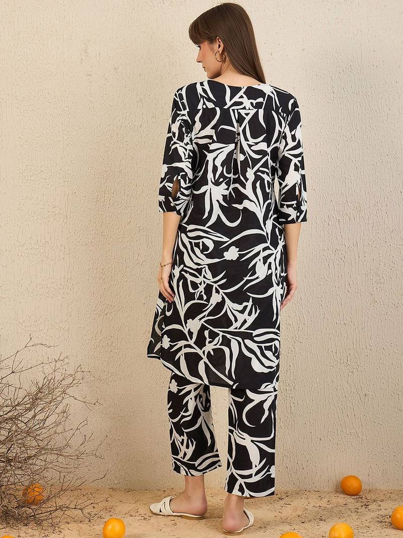 Women Floral Printed Regular Pure Cotton Kurta with Trousers