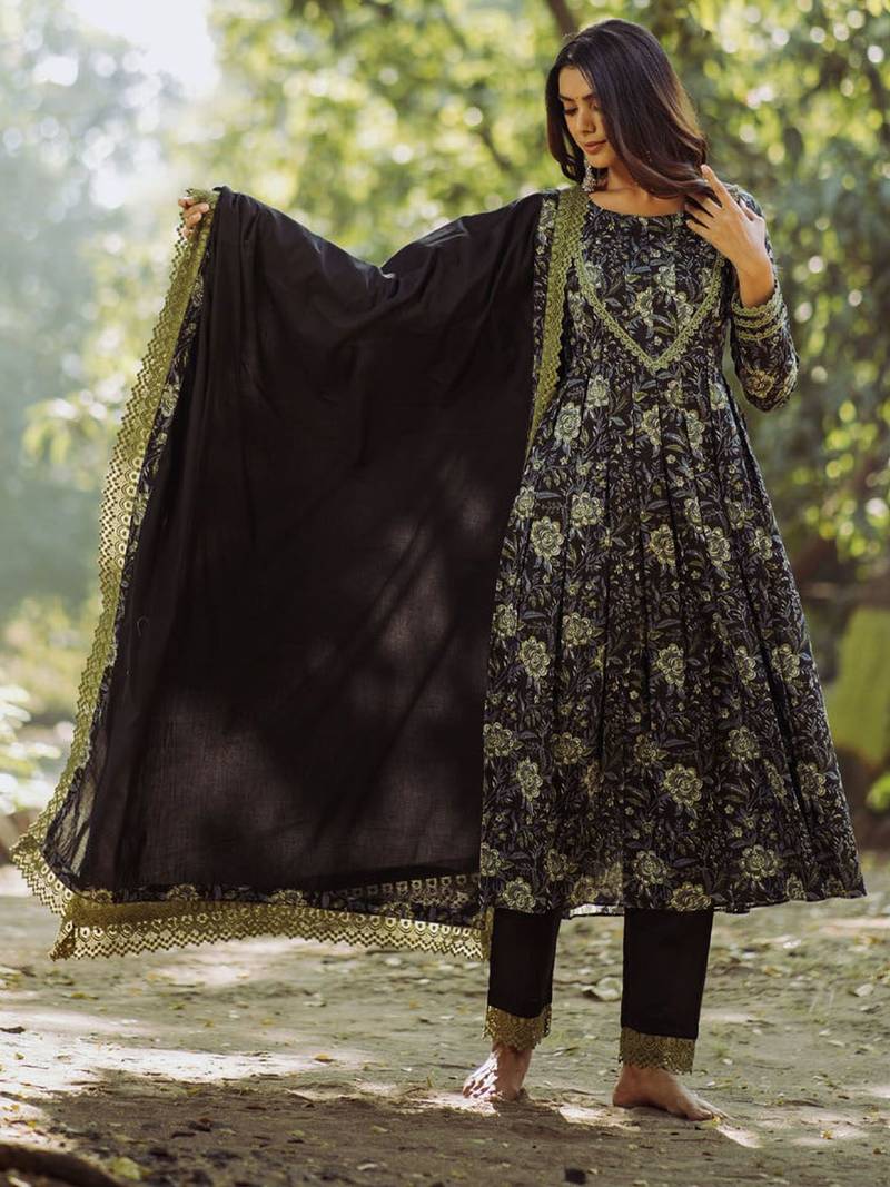 Floral Printed Pleated Pure Cotton Kurta With Trousers & Dupatta