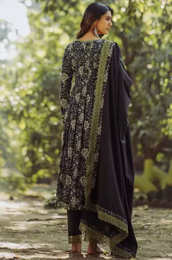 Floral Printed Pleated Pure Cotton Kurta With Trousers & Dupatta