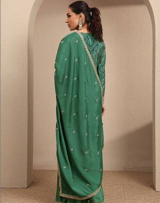 Women Ethnic Motifs Printed Regular Thread Work Kurta with Sharara & With Dupatta 4