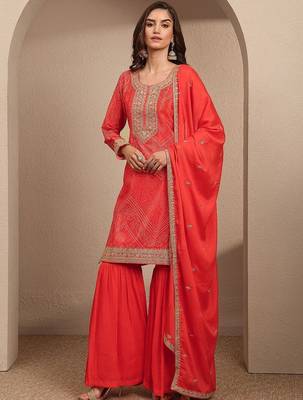 Women Ethnic Motifs Printed Regular Thread Work Kurta with Sharara & With Dupatta 1