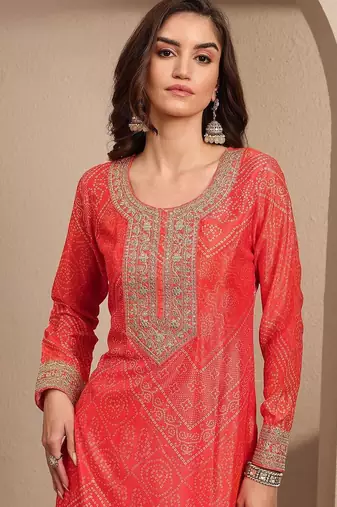 Women Ethnic Motifs Printed Regular Thread Work Kurta with Sharara & With Dupatta