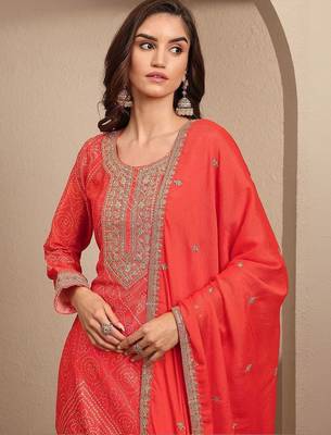 Women Ethnic Motifs Printed Regular Thread Work Kurta with Sharara & With Dupatta 7