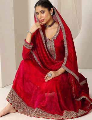 Womens Red Printed Chiffon Anarkali Kurta With Trousers & Dupatta 6