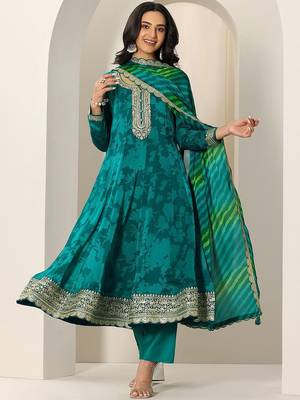 Womens Green Printed Chiffon Anarkali Kurta With Trousers & Dupatta 1