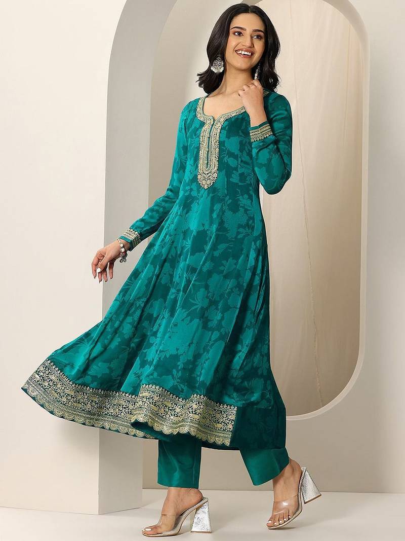 Womens Green Printed Chiffon Anarkali Kurta With Trousers & Dupatta