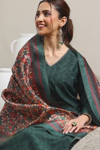 Floral Printed V-Neck Flared A-Line Kurta With Trousers & Dupatta