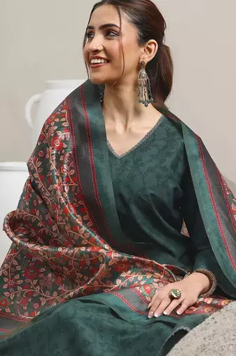 Floral Printed V-Neck Flared A-Line Kurta With Trousers & Dupatta
