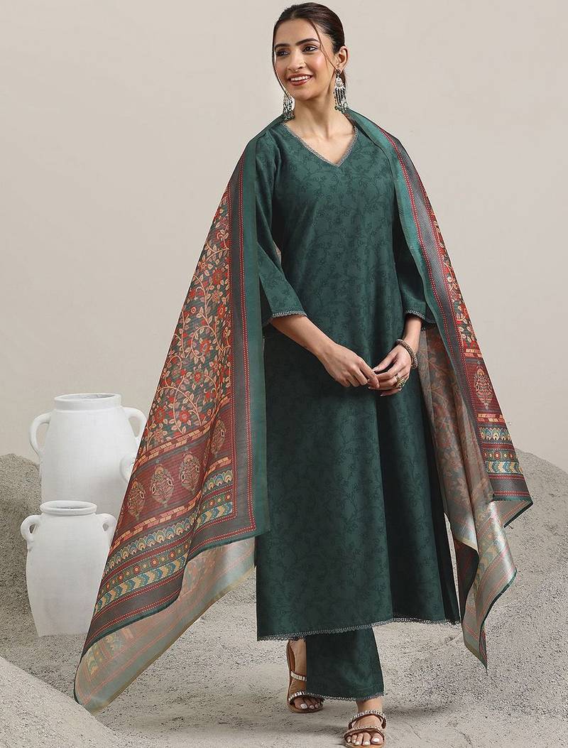 Floral Printed V-Neck Flared A-Line Kurta With Trousers & Dupatta