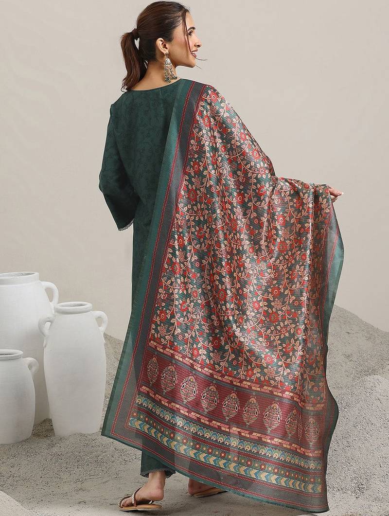 Floral Printed V-Neck Flared A-Line Kurta With Trousers & Dupatta