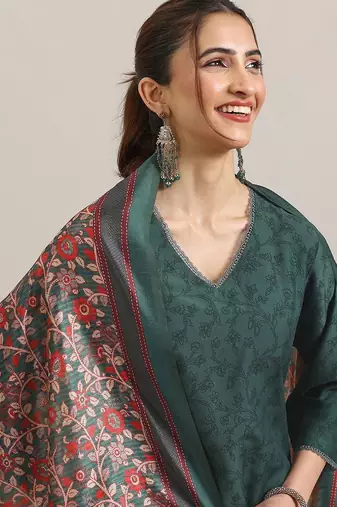 Floral Printed V-Neck Flared A-Line Kurta With Trousers & Dupatta