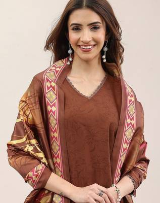 Women Floral Printed Regular Kurta with Trousers & Dupatta 2