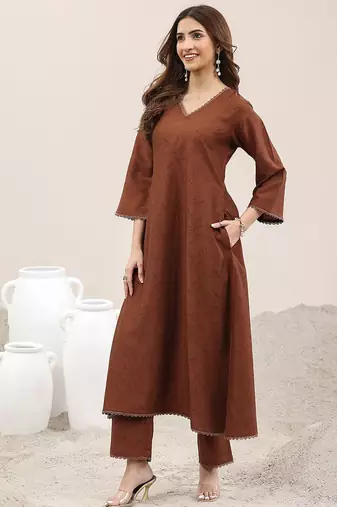 Women Floral Printed Regular Kurta with Trousers & Dupatta