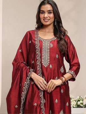 Maroon Ethnic Motifs Embroidered Straight Suit Set with Dupatta 4