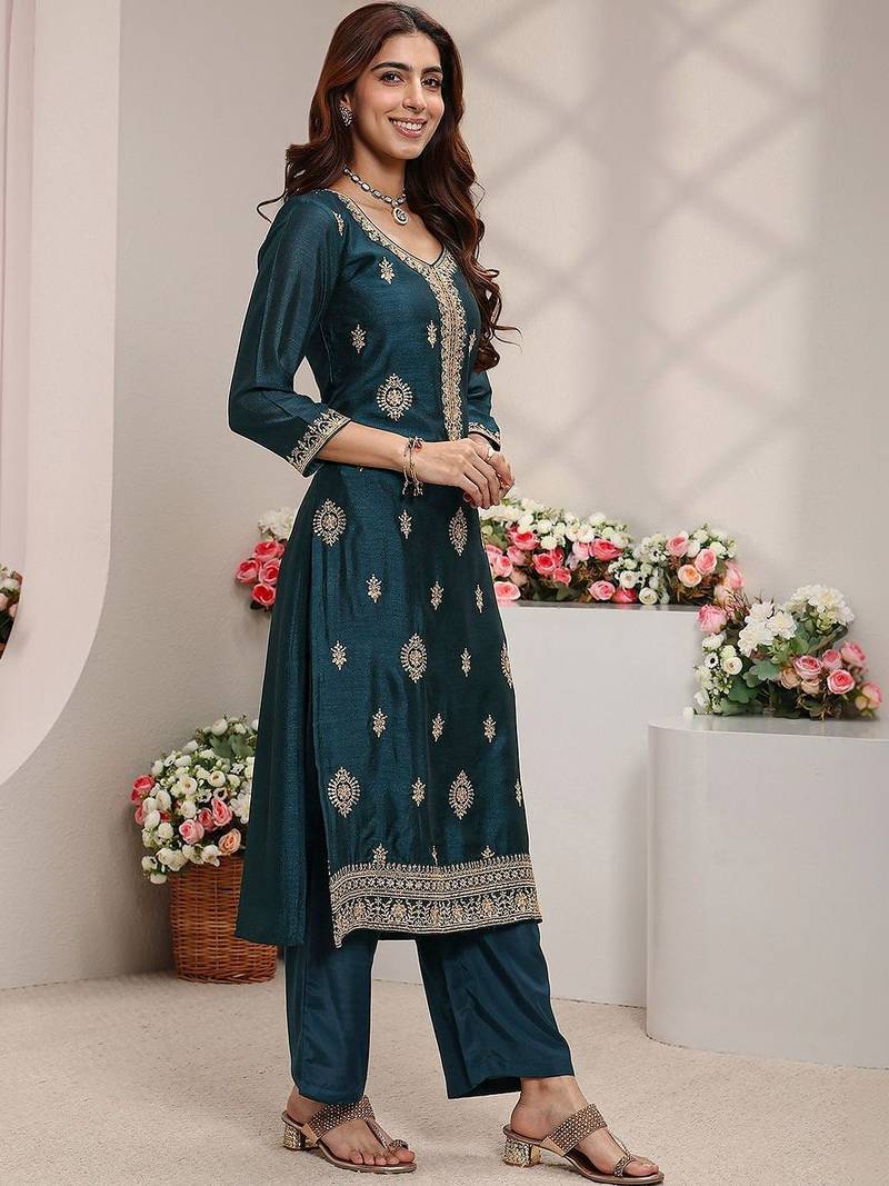 Women Ethnic Motifs Embroidered Regular Thread Work Kurta with Trousers & With Dupatta