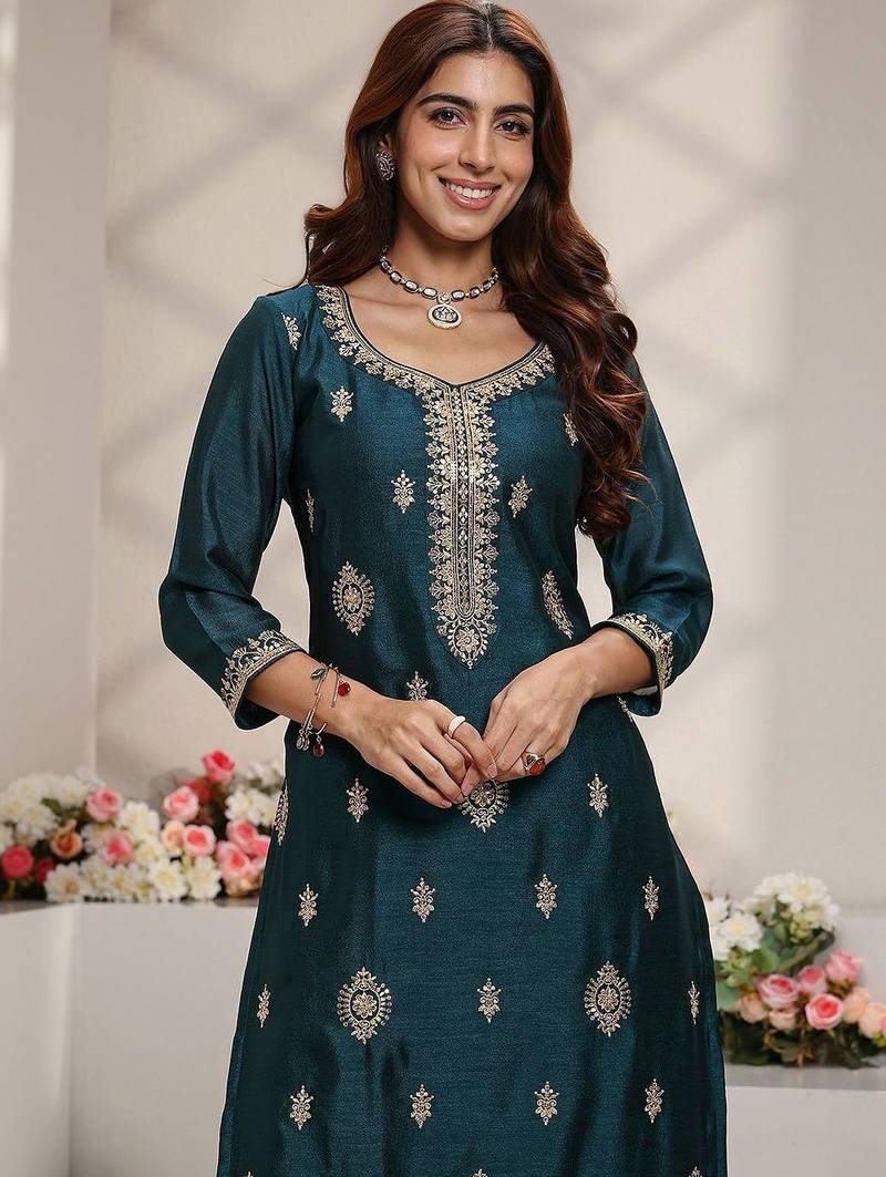 Women Ethnic Motifs Embroidered Regular Thread Work Kurta with Trousers & With Dupatta