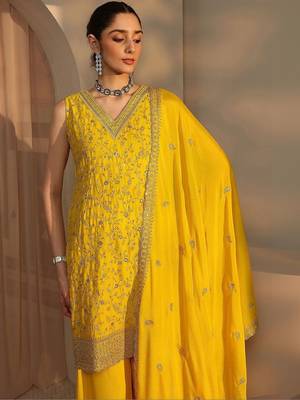Women Ethnic Motifs Embroidered Regular Thread Work Kurta with Sharara & With Dupatta 2