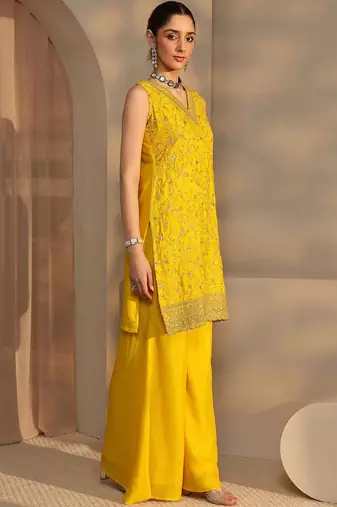 Women Ethnic Motifs Embroidered Regular Thread Work Kurta with Sharara & With Dupatta