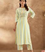 Women Floral Embroidered Regular Thread Work Pure Cotton Kurta with Trousers