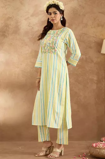Women Floral Embroidered Regular Thread Work Pure Cotton Kurta with Trousers