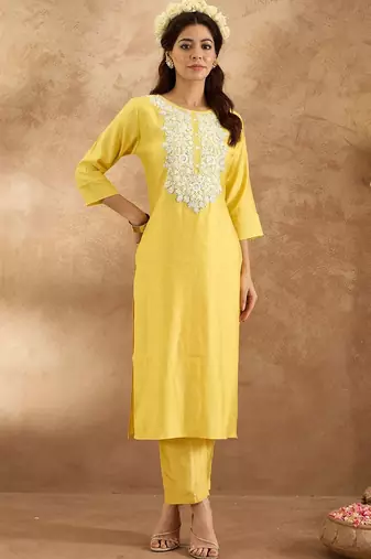 Women Ethnic Motifs Embroidered Regular Thread Work Kurta with Trousers