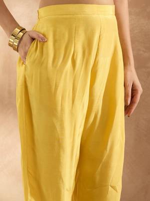 Women Ethnic Motifs Embroidered Regular Thread Work Kurta with Trousers 3