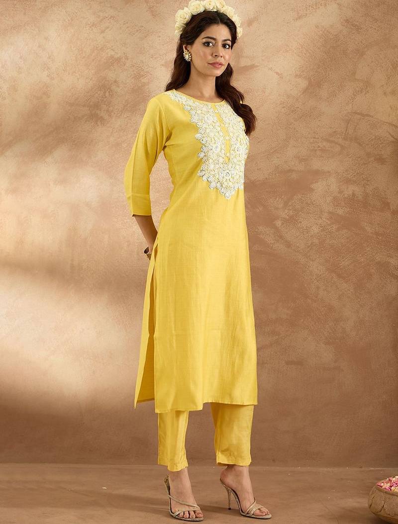 Women Ethnic Motifs Embroidered Regular Thread Work Kurta with Trousers