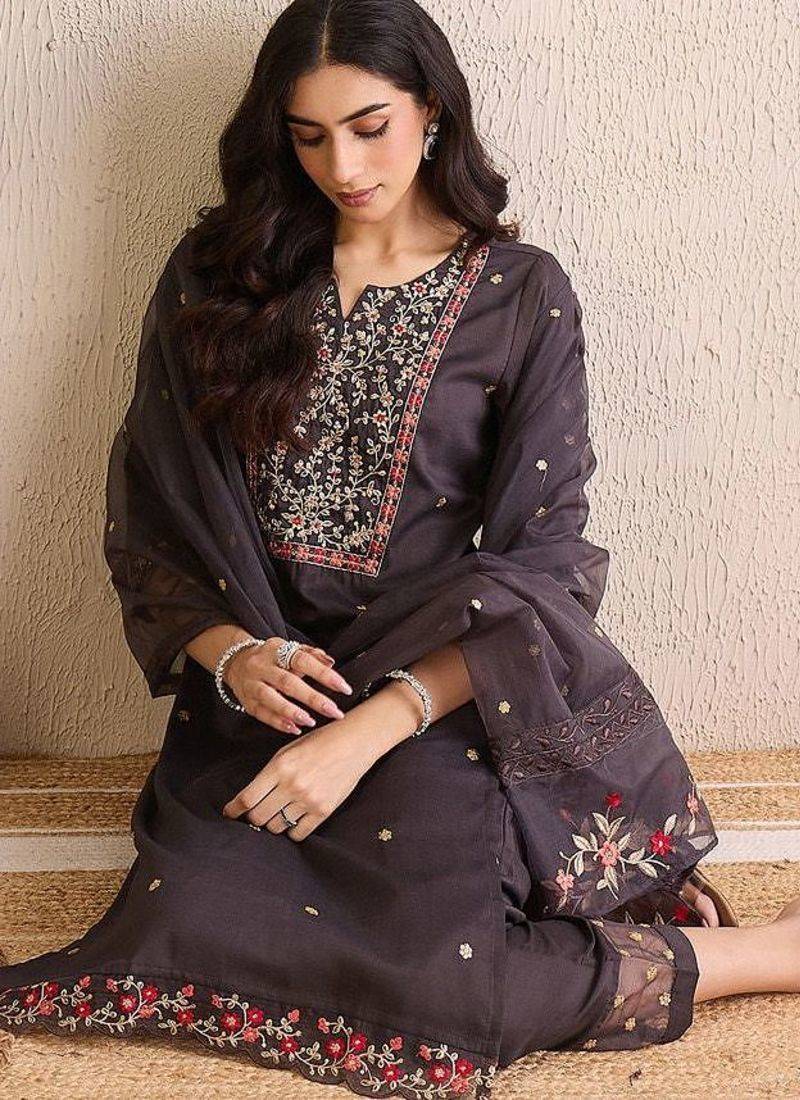 Women Floral Embroidered Regular Kurta with Trousers & With Dupatta