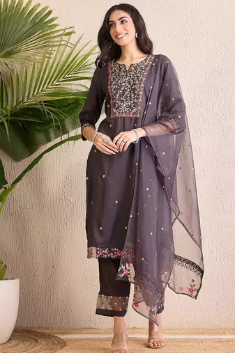 Women Floral Embroidered Regular Kurta with Trousers & With Dupatta