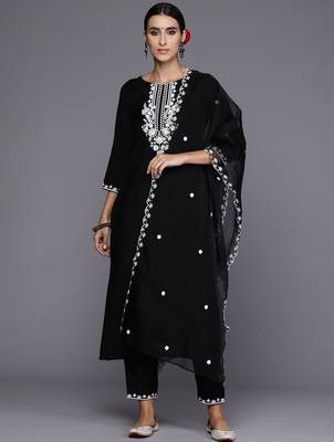 Floral Embroidered Straight Kurta with Trousers & Dupatta 1