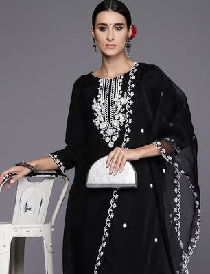 Floral Embroidered Straight Kurta with Trousers & Dupatta 2