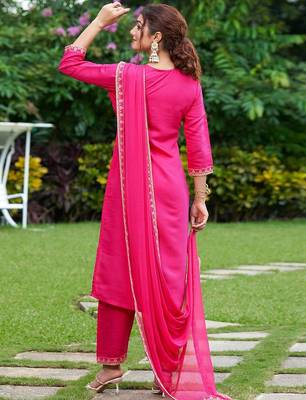 Floral Embroidered Thread Work Kurta with Trousers & Dupatta 4