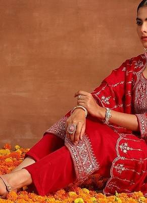 Pink Ethnic Motifs Sequinned Kurta With Trousers & Dupatta 5