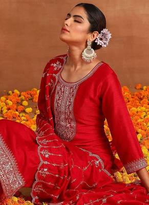 Pink Ethnic Motifs Sequinned Kurta With Trousers & Dupatta 6