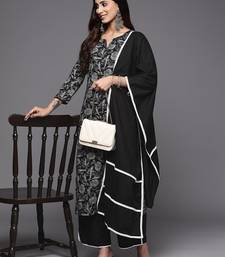 Women Black Floral Printed Kurta with Trousers & With Dupatta