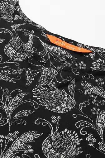 Women Black Floral Printed Kurta with Trousers & With Dupatta