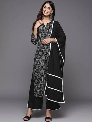 Women Black Floral Printed Kurta with Trousers & With Dupatta 5