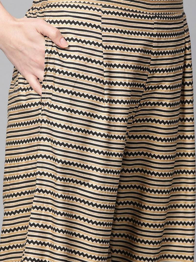 Women Black & Cream Printed Cotton Blend Kurta Set