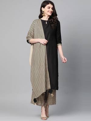 Women Black & Cream Printed Cotton Blend Kurta Set 6