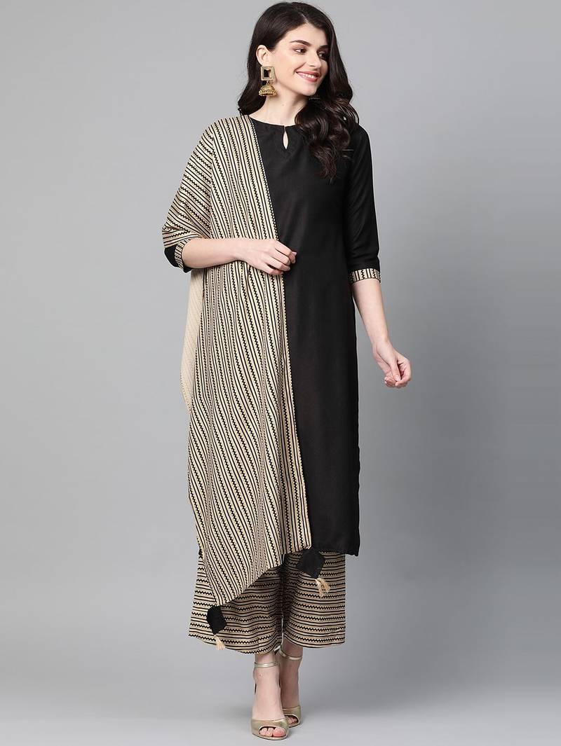 Women Black & Cream Printed Cotton Blend Kurta Set