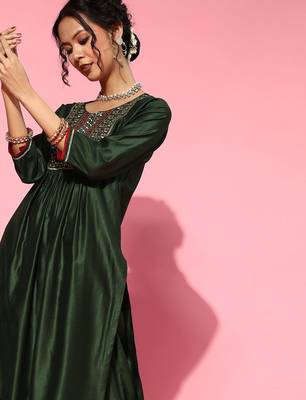 Green Silk Blend Calf Length Kurta Set 3