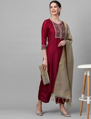 Women Burgundy Yoke Design Kurta with Trousers & With Dupatta 7