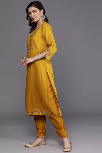 Floral Embroidered Thread Work Kurta with Trousers & Dupatta