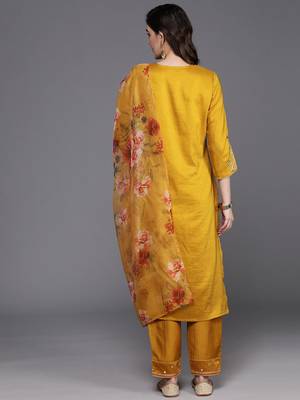 Floral Embroidered Thread Work Kurta with Trousers & Dupatta 7